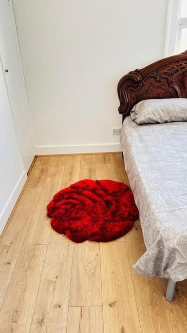 3 Bed House East London Home Екстериор снимка