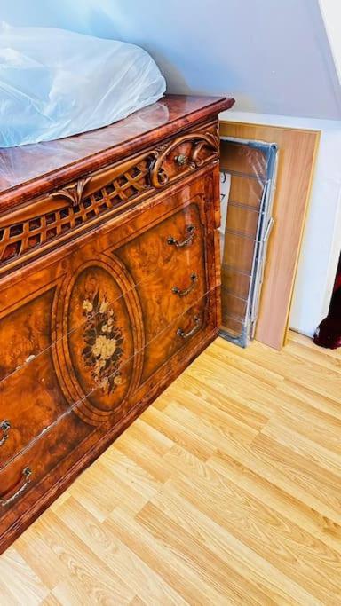 3 Bed House East London Home Екстериор снимка